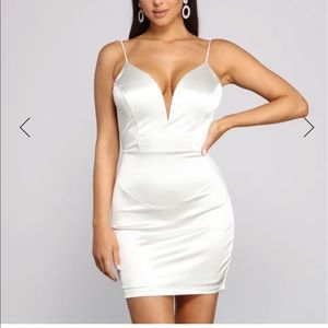 Never worn Windsor dress